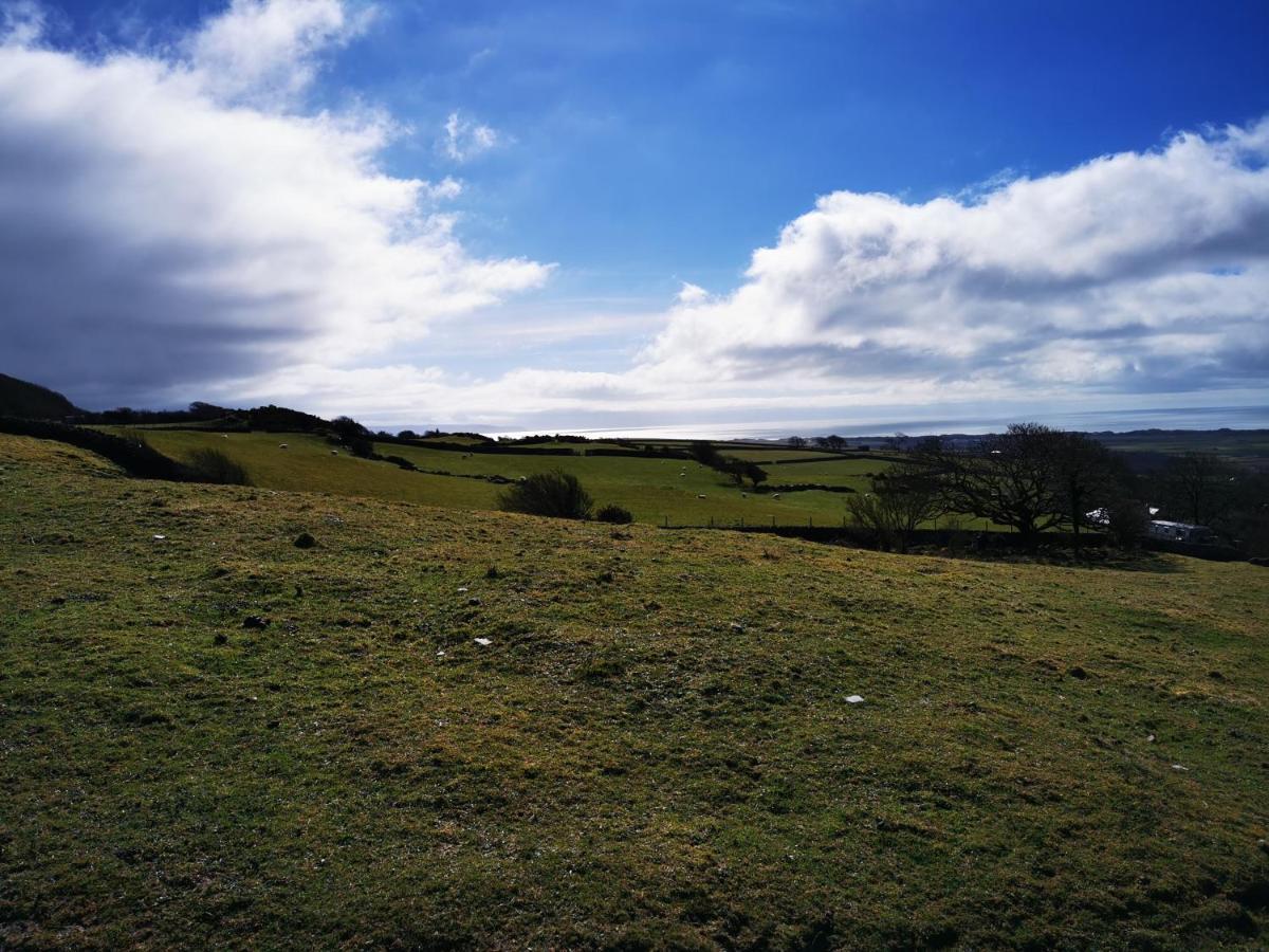 Ty Gwennol Near Gilfach Goch Apartment Llanbedr  Bagian luar foto