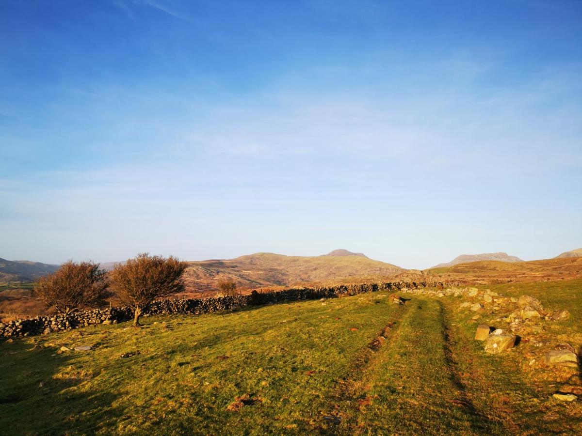 Ty Gwennol Near Gilfach Goch Apartment Llanbedr  Bagian luar foto