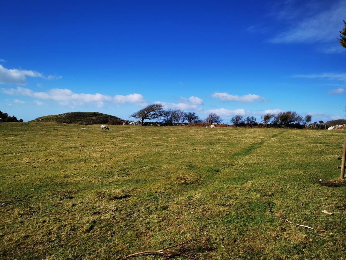 Ty Gwennol Near Gilfach Goch Apartment Llanbedr  Bagian luar foto